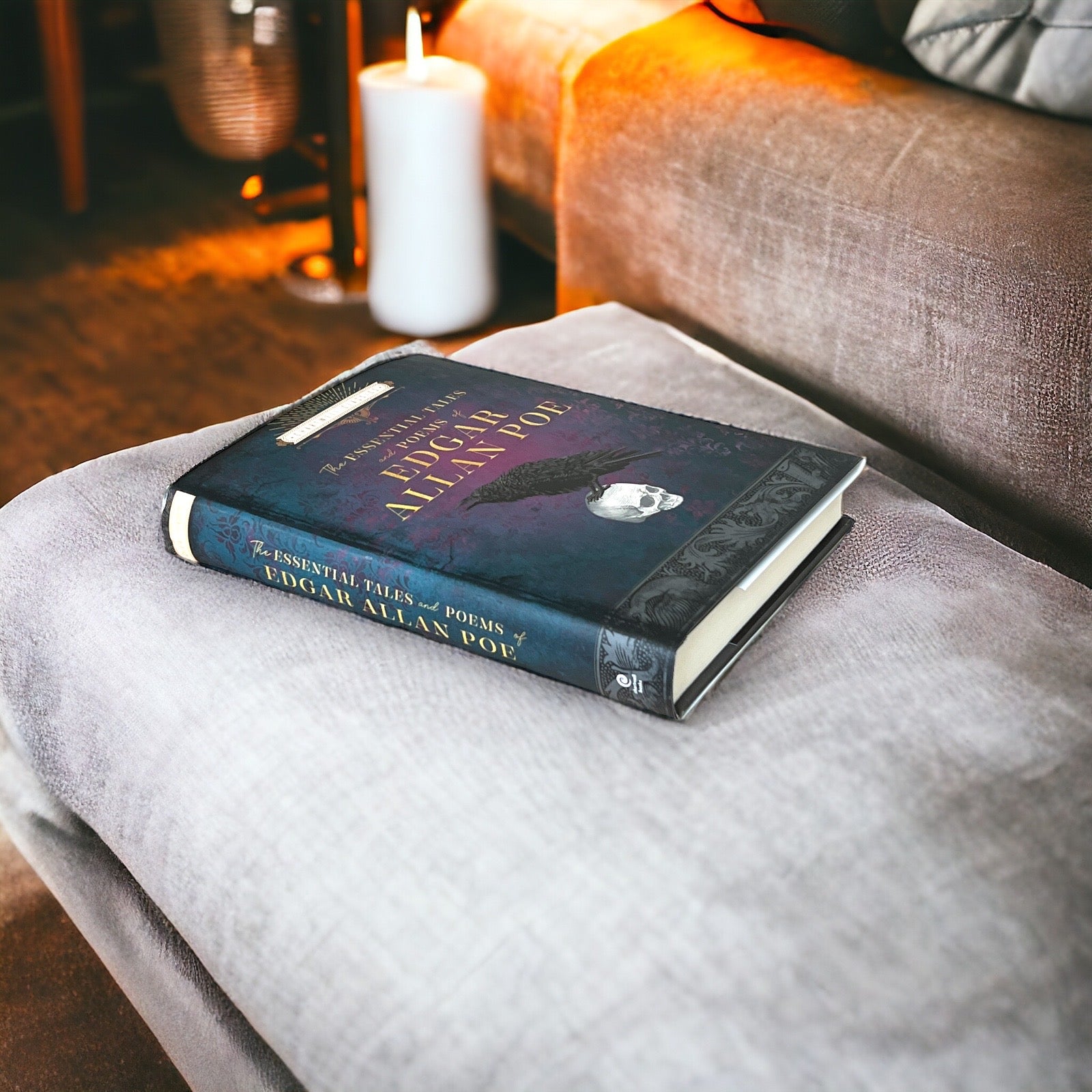 EDGAR ALLAN POE Essential Tales and Poems - Collectible Deluxe Special Gift Edition - Hardcover w/ Dustjacket -Best Seller Classic Book