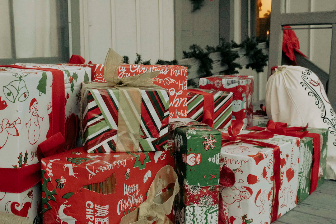 Crafting the Perfect Themed Gift with Deluxe Books