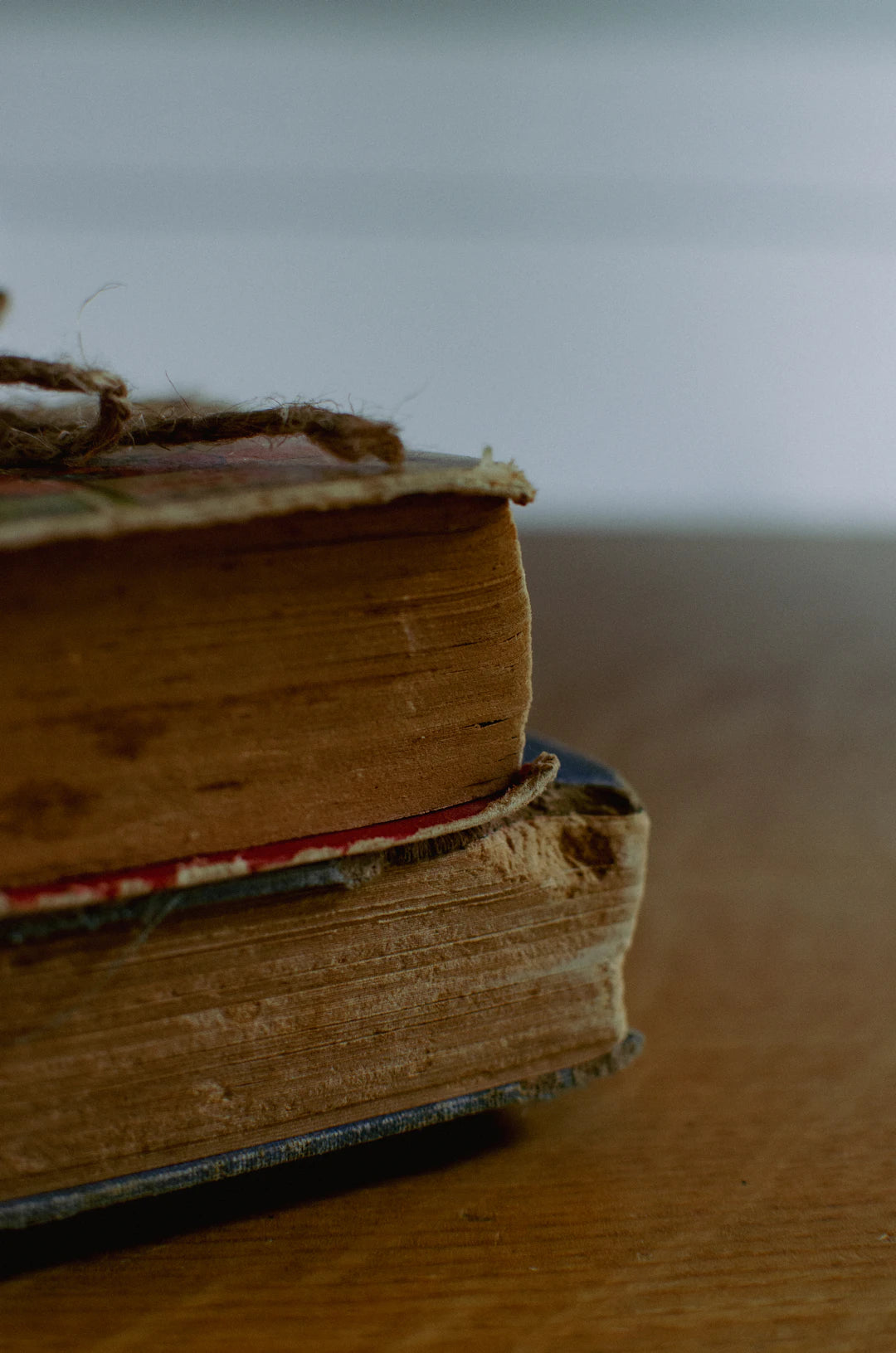 Discover Rare Vintage Deluxe Books for Gifting