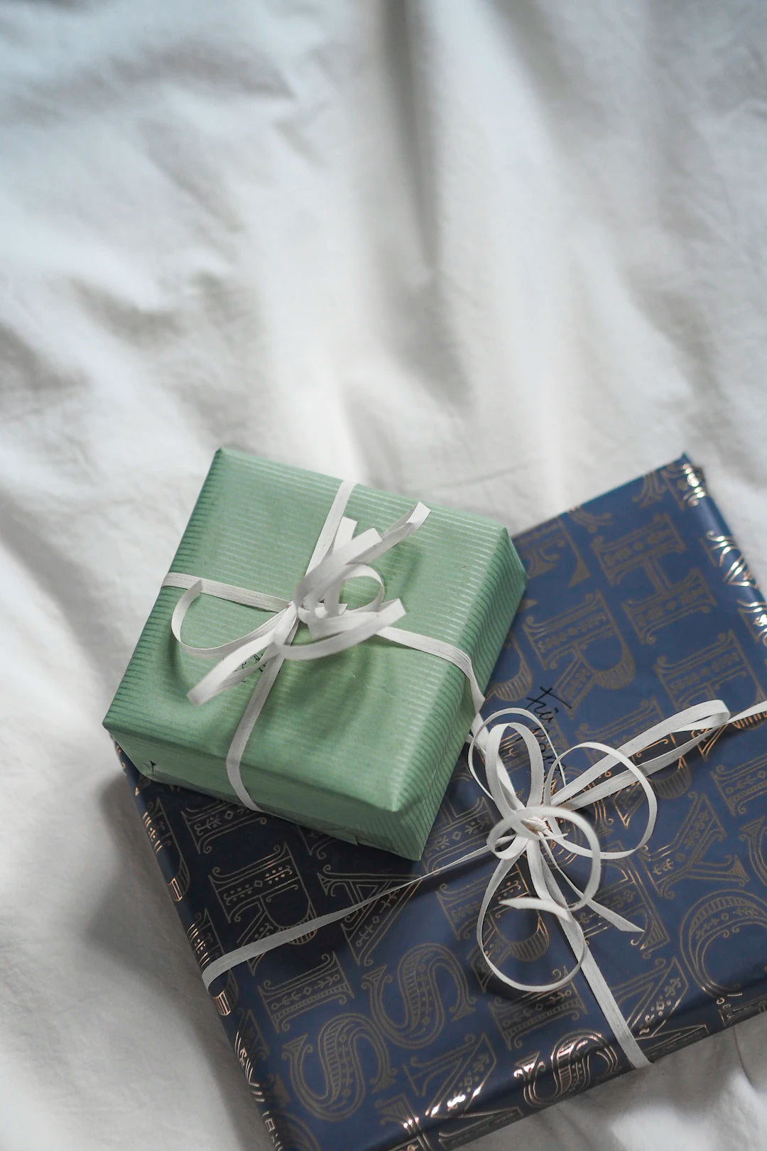 Creative Ways to Wrap Your Deluxe Book Perfectly