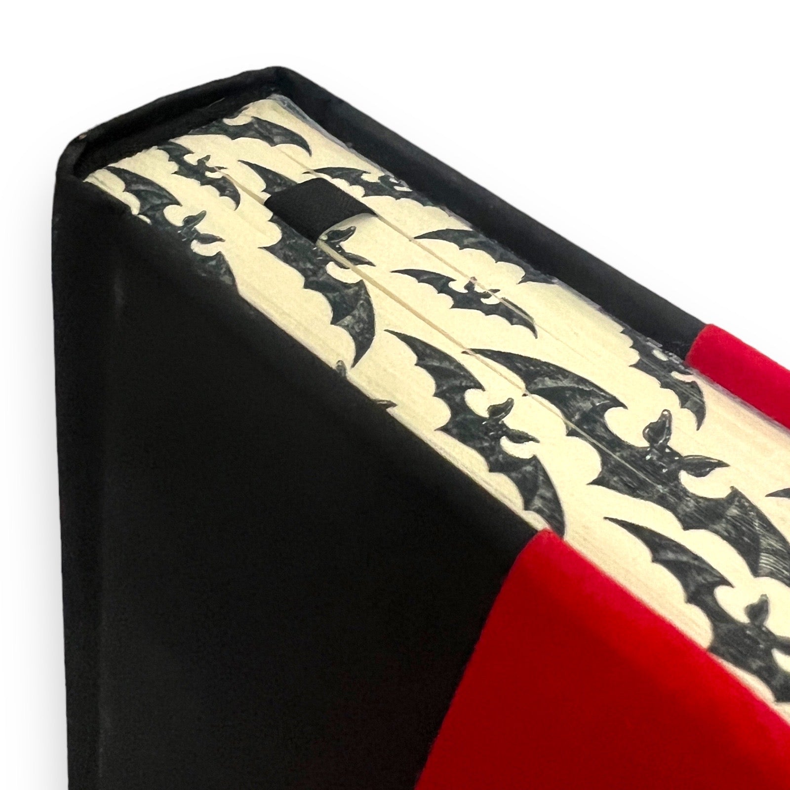 Dracula by Bram Stoker - Illustrated Velvet Hardcover Edition