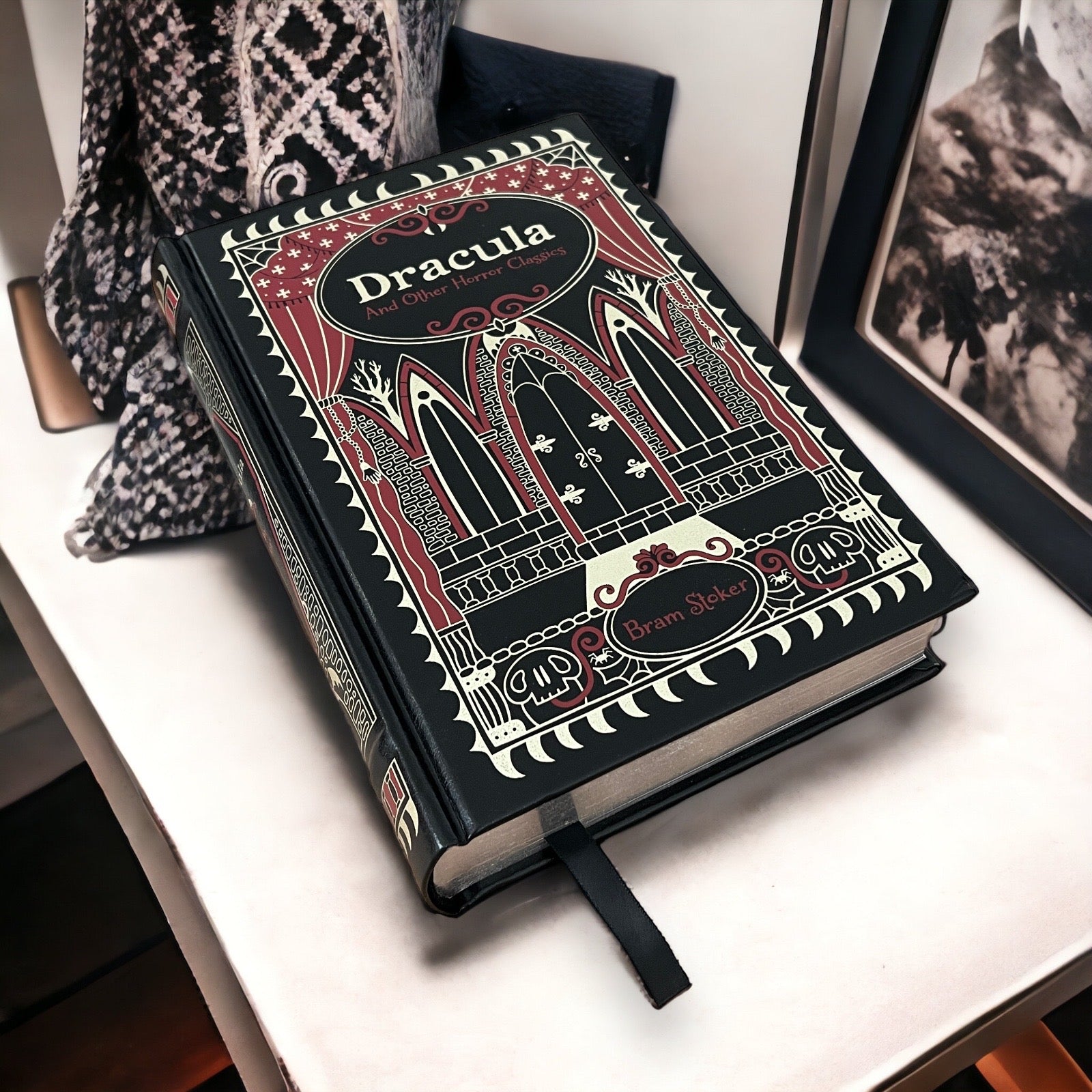 Dracula by Bram Stoker - Collectible Leather Bound Hardcover