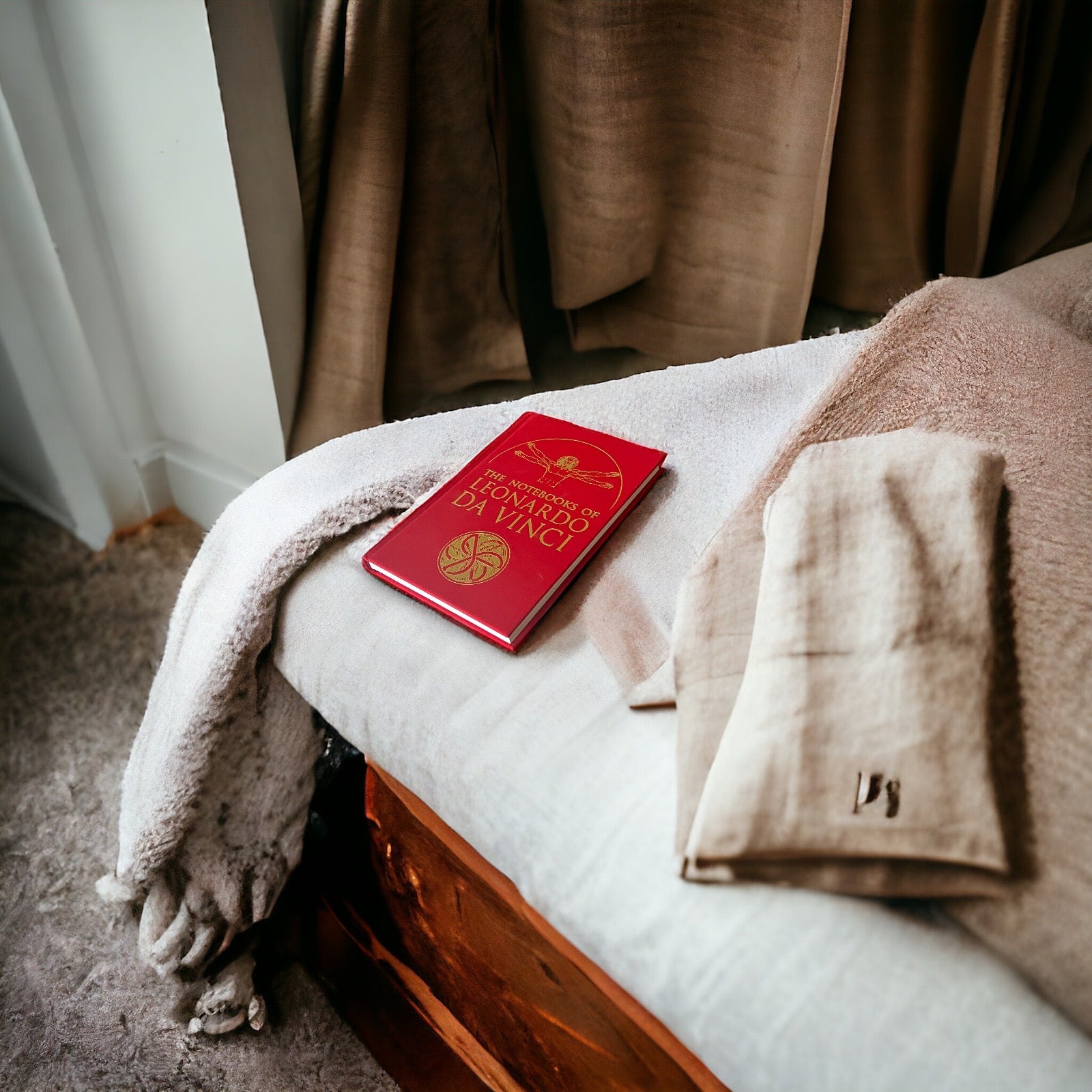 The Notebooks of Leonardo da Vinci - ILLUSTRATED Deluxe Gift Edition - Silk Hardcover - Classic Book