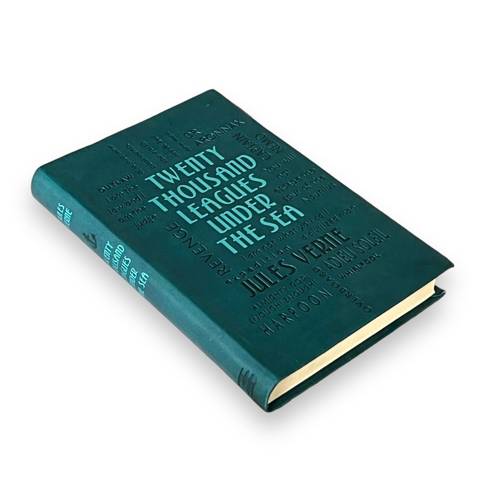 Twenty Thousand Leagues Under the Sea by Jules Verne - Collectible Deluxe Gift Edition - Flexi Bound Faux Leather Cover - Classic Book
