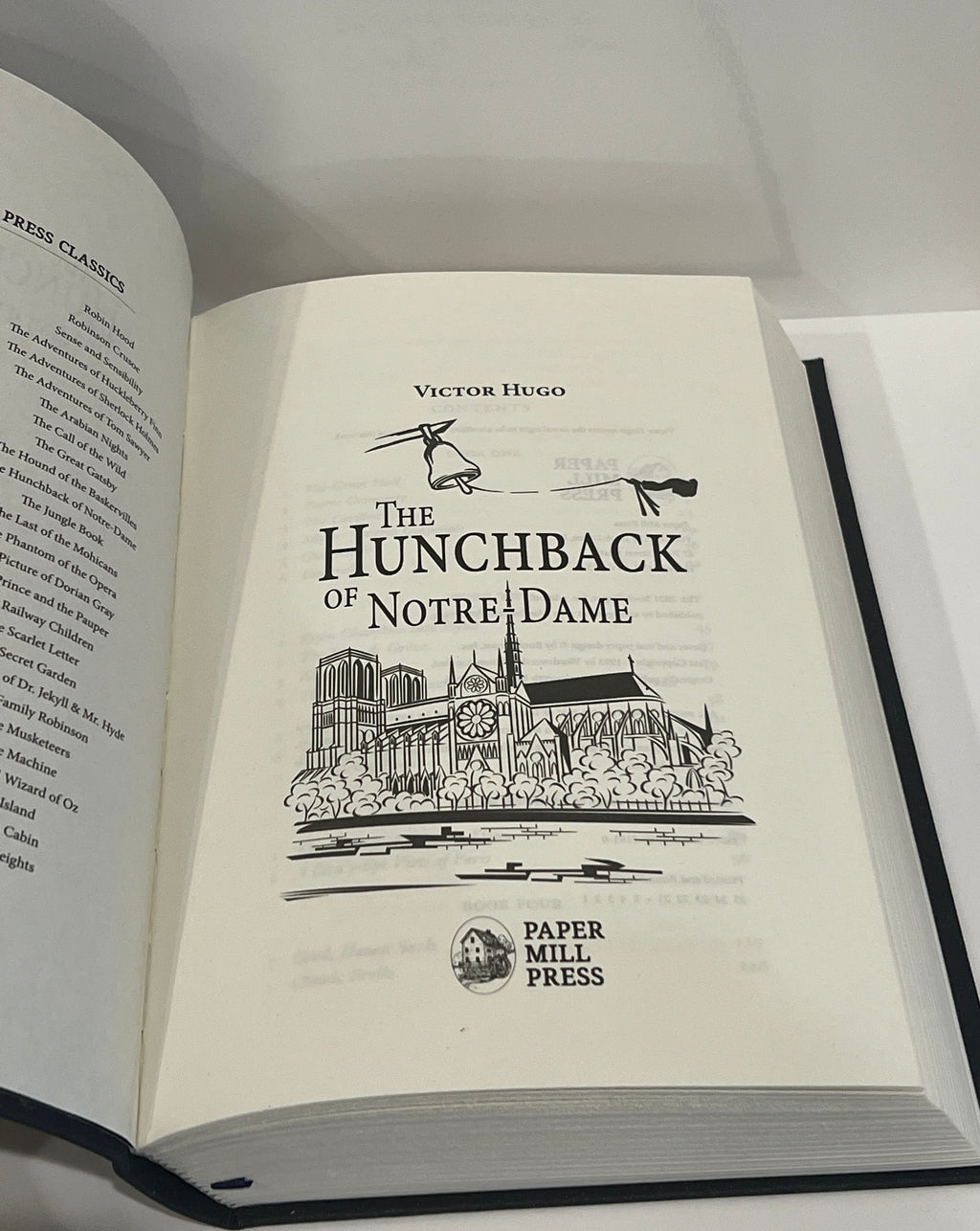 The Hunchback of Notre-Dame by Victor Hugo - Imitation Leather Softcover