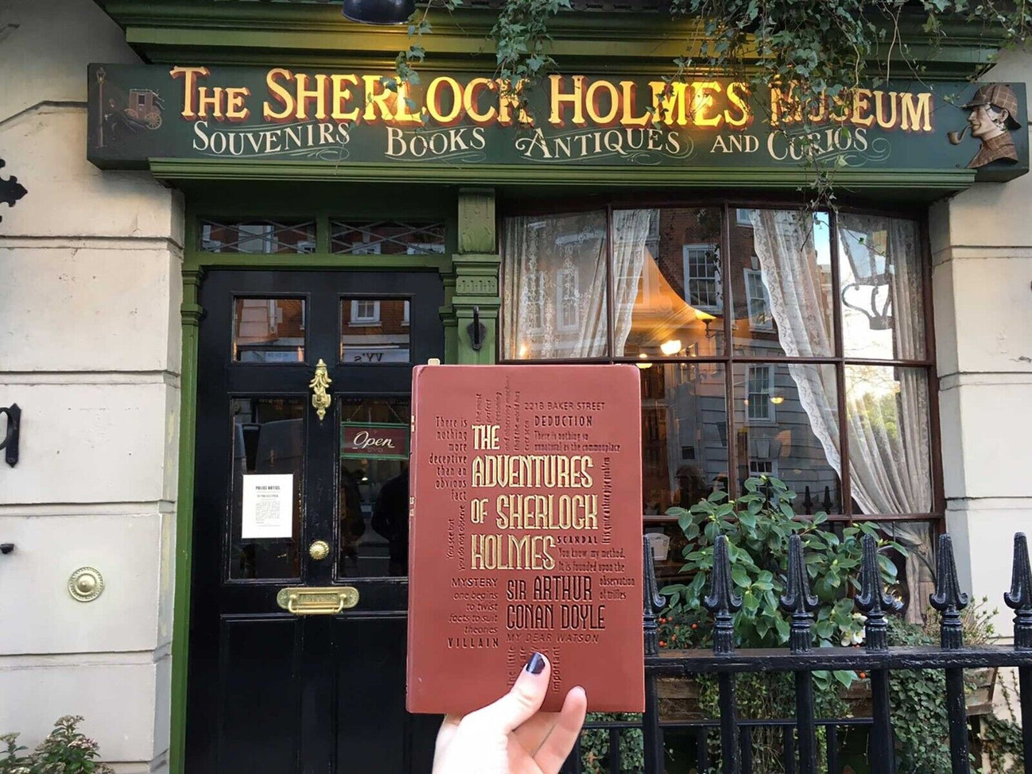 The Adventures Of SHERLOCK HOLMES by Conan Doyle - Collectible Deluxe Special Gift Edition - Soft Leather Feel Cover - Best Seller - Classic Book