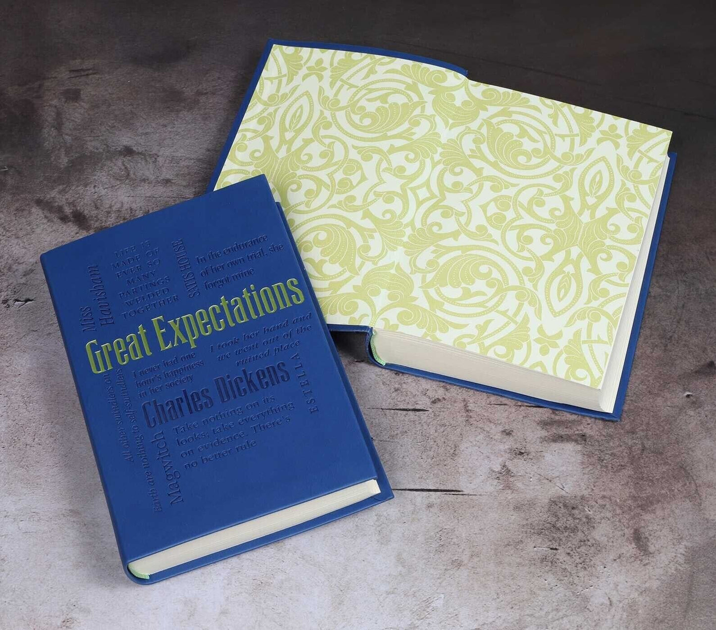 Great Expectations by Charles Dickens - Collectible Deluxe Special Gift Edition - Soft Leather Feel Cover - Best Seller - Classic Book